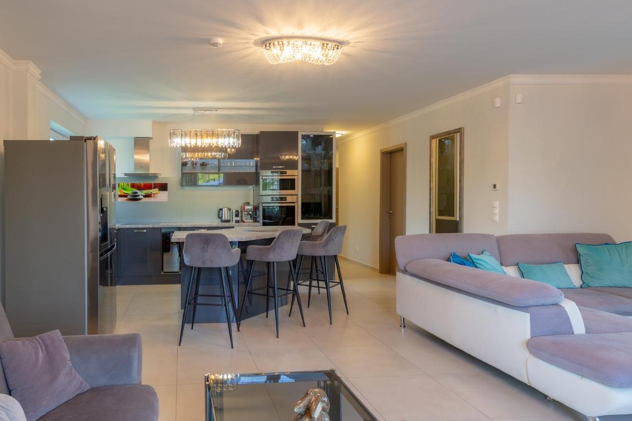 Апартаменты Admiral Luxury IV Apartman By Bltn Шиофок Экстерьер фото